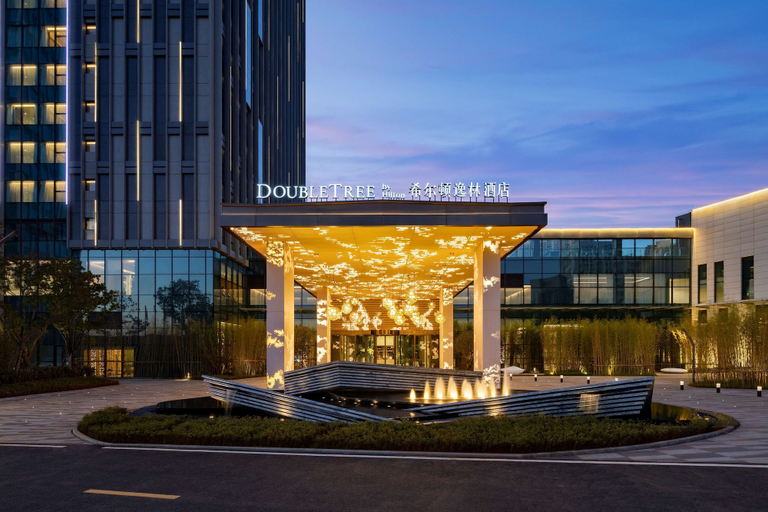 Exterior & Views 2, DoubleTree by Hilton Kunming Airport, Kunming
