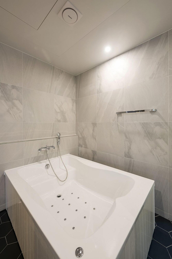Bathroom 4, Guseo Browndot Hotel, Geumjeong