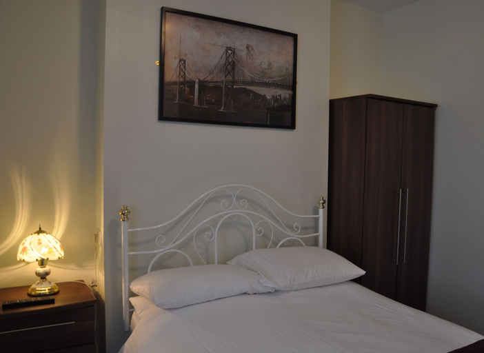 Bedroom 2, Waverley Bed & Breakfast, Somerset