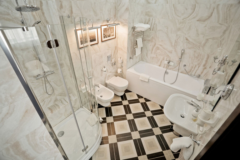 Bathroom 4, Oktyabrskaya Ulyanovsk, Ul'yanovsk