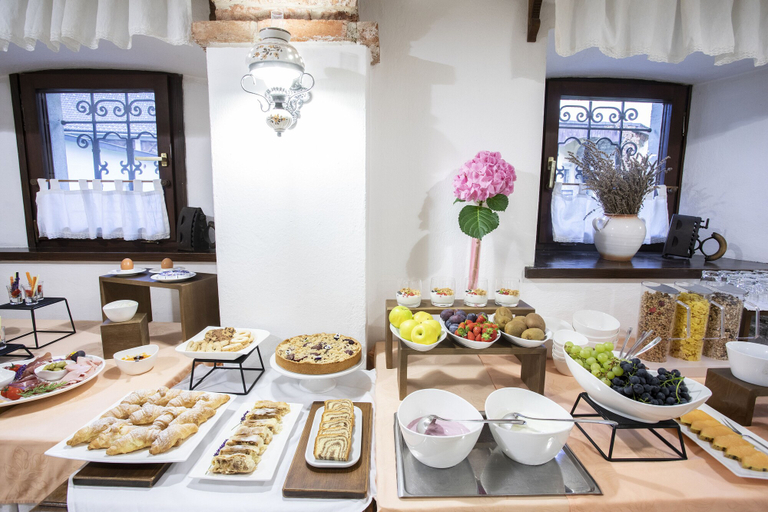 Food & Drinks 5, House Klasika, Bled