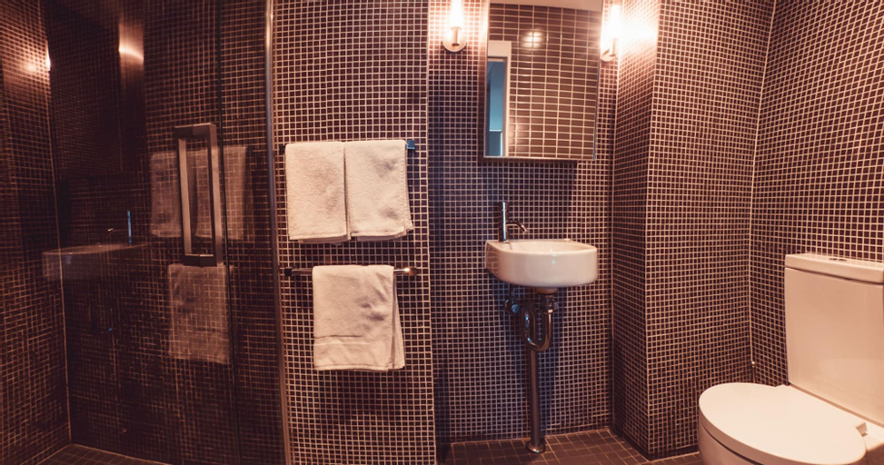 Bedroom 4, Crown Hotel Surry Hills, Sydney