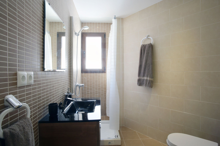 Bathroom 4, Apartamentos Rondaluz, Málaga