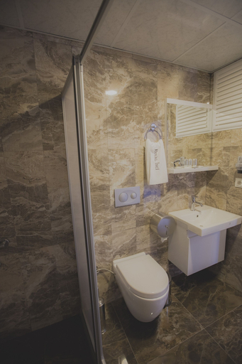Bathroom 5, Royal Inci Airport Hotel, Bakırköy