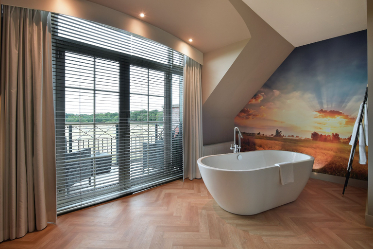 Bathroom 5, Van der Valk Hotel Groningen Westerbroek, Hoogezand-Sappemeer