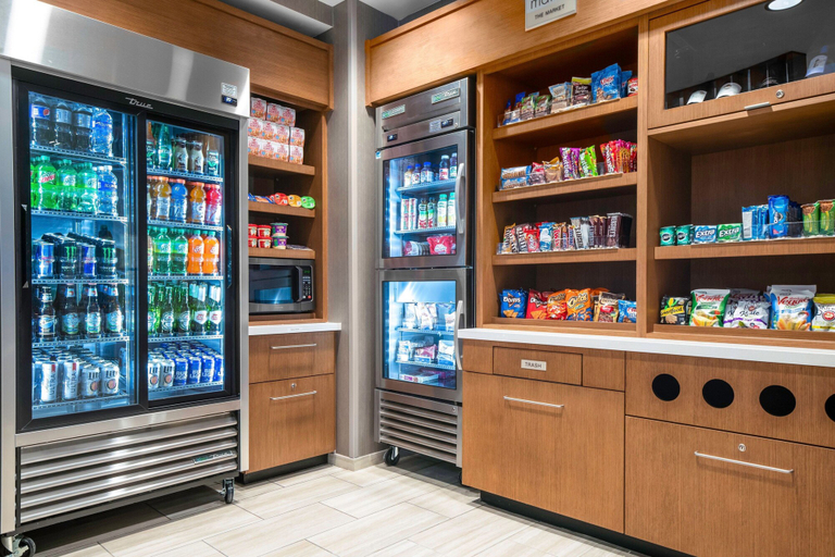 Food & Drinks 5, SpringHill Suites by Marriott Charlotte Huntersville, Mecklenburg