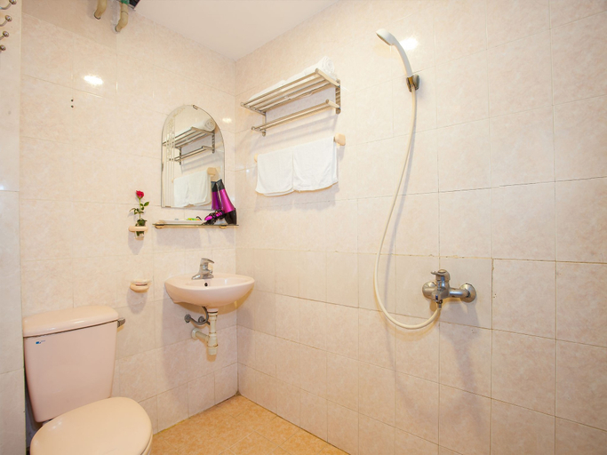 Bathroom 5, Phuong Trang Hotel Hanoi, Long Biên
