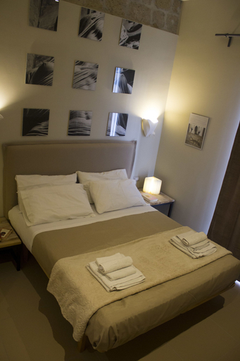 Bedroom 2, Schiara guest house, Napoli