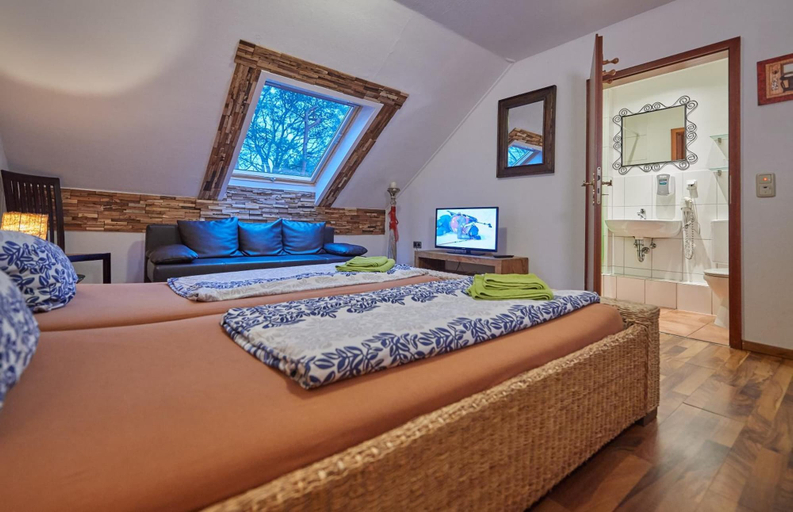 Bedroom 2, Strandhotel Weisser Berg, Region Hannover