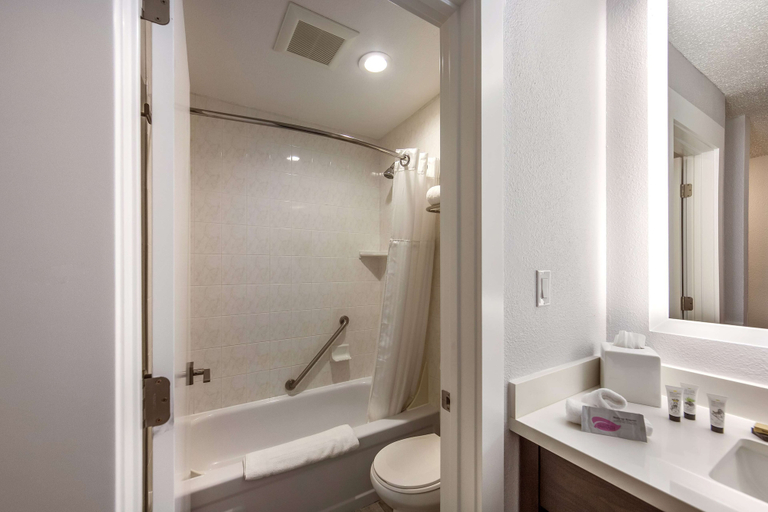 Bathroom 4, Red Lion Inn & Suites Grants Pass, Josephine