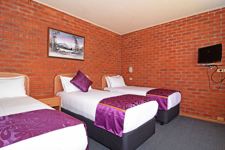 Bedroom 3, Main Lead Ballarat Motel, Ballarat  - Central