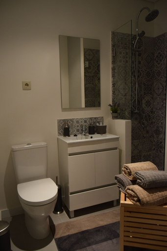 Bathroom 4, Charming Mezzanine Rooftop View, Porto