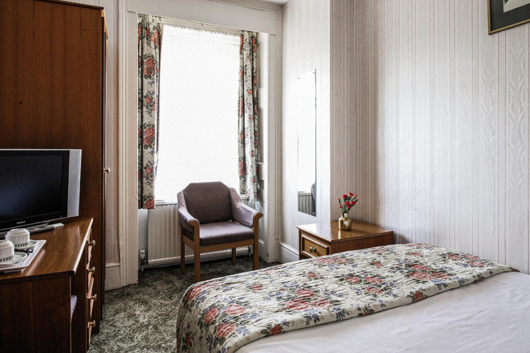 Bedroom 3, The Columbia, London