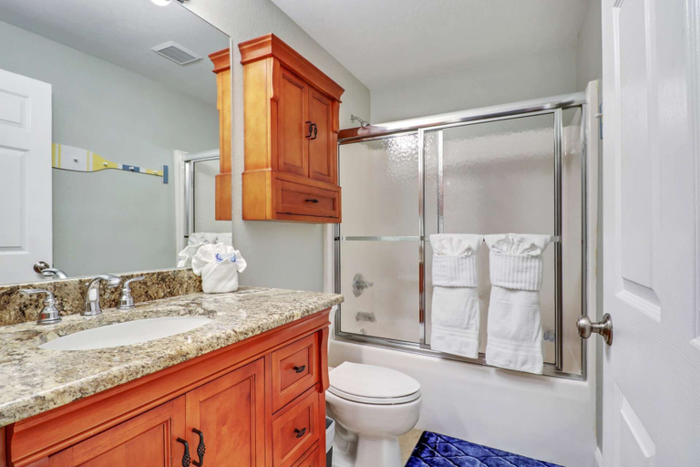 Bathroom 2, 1506 SW 38th Street, Lee