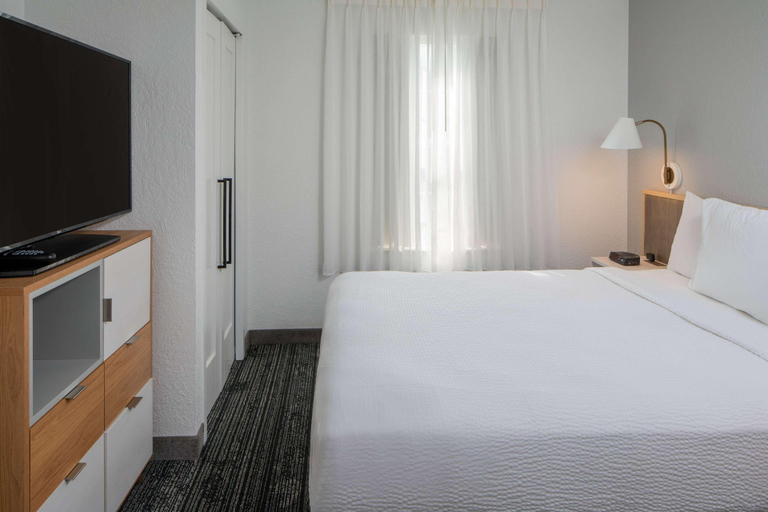 Bedroom 3, Sonesta Simply Suites Falls Church, Falls Church