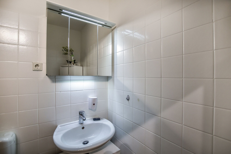 Bathroom 3, Domicile Cologne, Köln