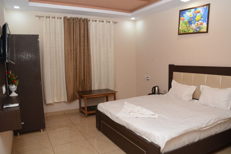 Bedroom 2, Hotel Kiran, Hardwar