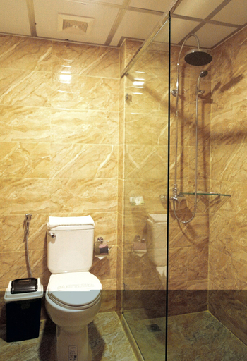 Bathroom 3, Clover Suites Royal Lake Yangon, Yangon