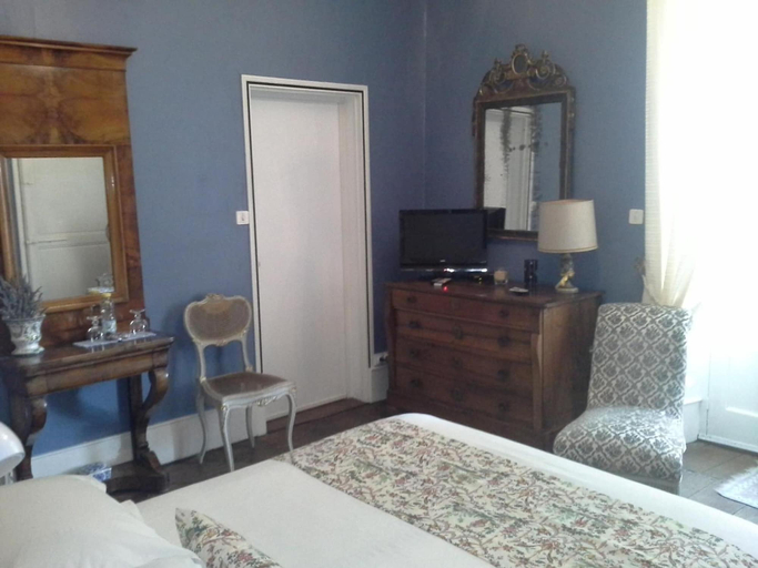 Bedroom 4, Le Logis De Ruelle, Charente