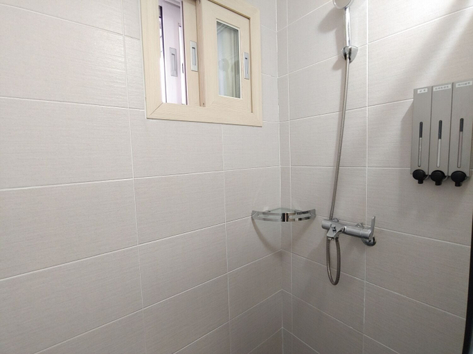 Bathroom 3, Eutteum Won Pension, Jeju