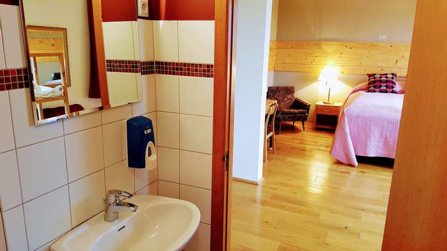 Bedroom 4, Hotel Latrabjarg, Vesturbyggð