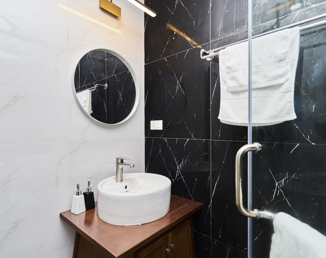 Bathroom 3, Little Colmar - Homestay & Pottery Studio, Hạ Long