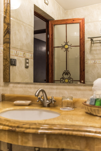 Bathroom 5, Apart Hotel El Doral, Lima