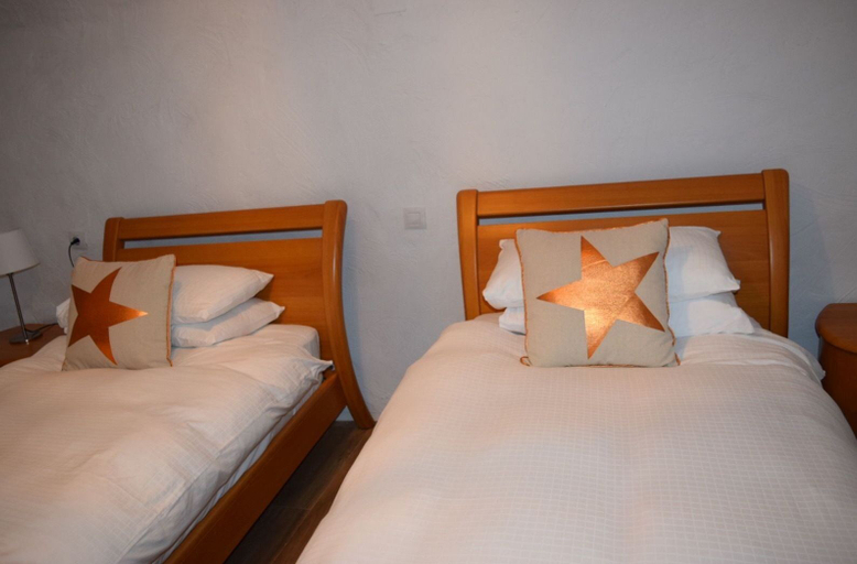 Bedroom 3, Cuevas Helena, Granada