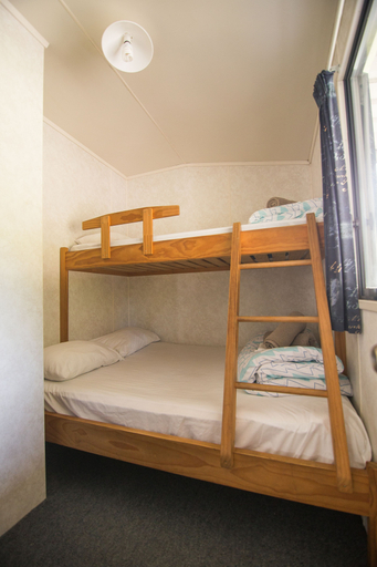Bedroom 2, Stratford Motel & Holiday Park, Stratford