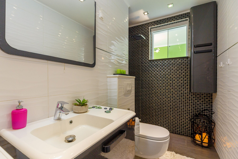 Bathroom 3, Skyscraper Apartment, Dubrovnik