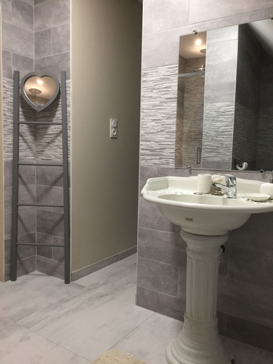 Bathroom 4, Bienvenue à La Sône, Haute-Saône