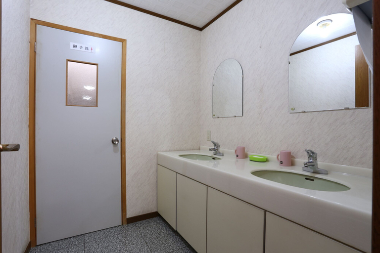 Bathroom 3, Minshuku Unzen, Unzen