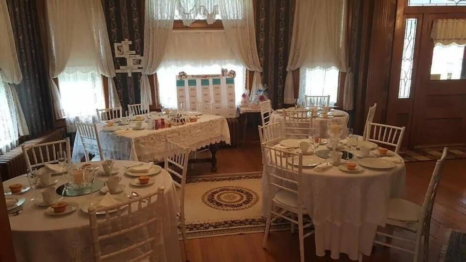 Food & Drinks, The Conner House B&B, Randolph