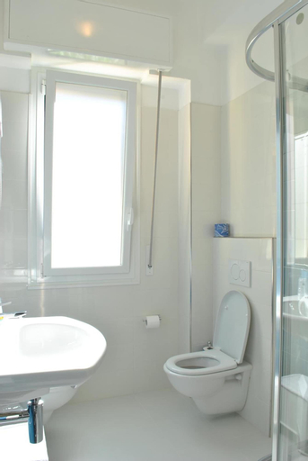Bedroom 4, Hotel Bristol, Savona