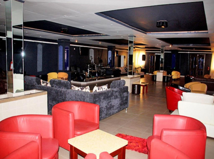 Others, Hilary Hotel, Pointe Noire