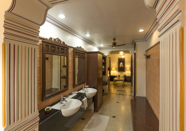 Bathroom 5, Umaid Bhawan - A Heritage Style Boutique Hotel, Jaipur