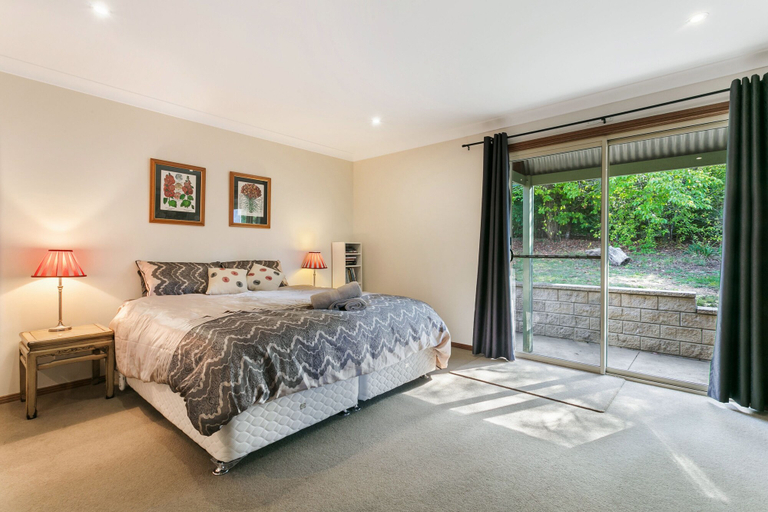 Bedroom 2, Jarara Cottage, Blue Mountains