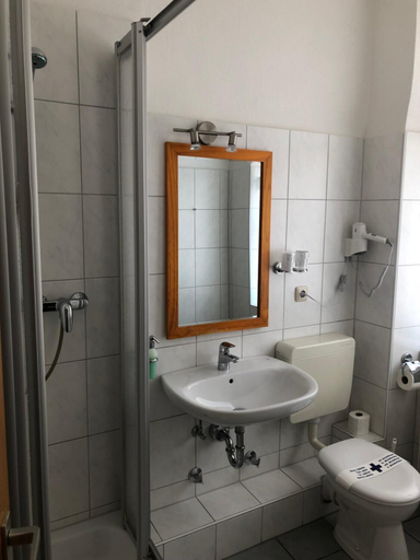 Bathroom, Rheinischer Hof Leverkusen, Leverkusen