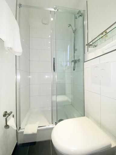 Bathroom 5, Hotel Hansehof, Hamburg