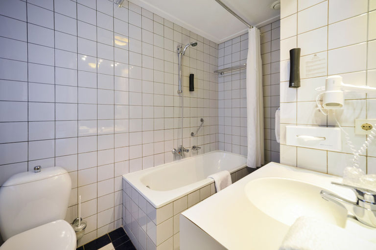 Bathroom 5, Fletcher Hotel-Restaurant Beekbergen - Apeldoorn, Apeldoorn