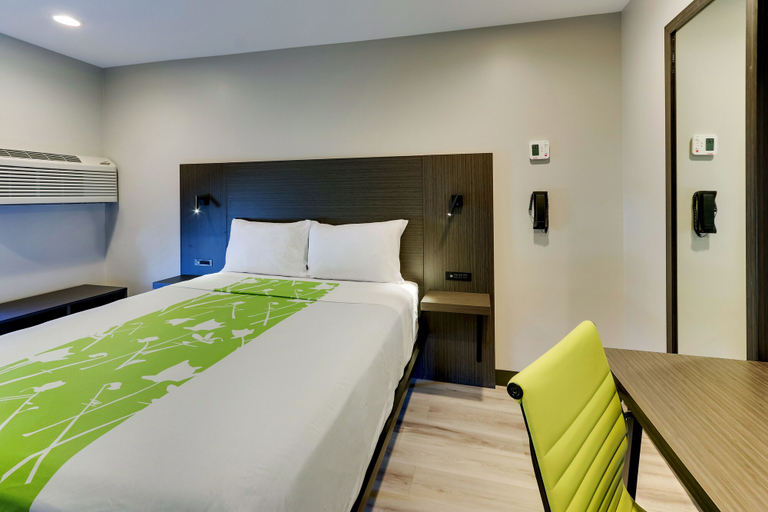 Bedroom 5, The Shamrock, Cook