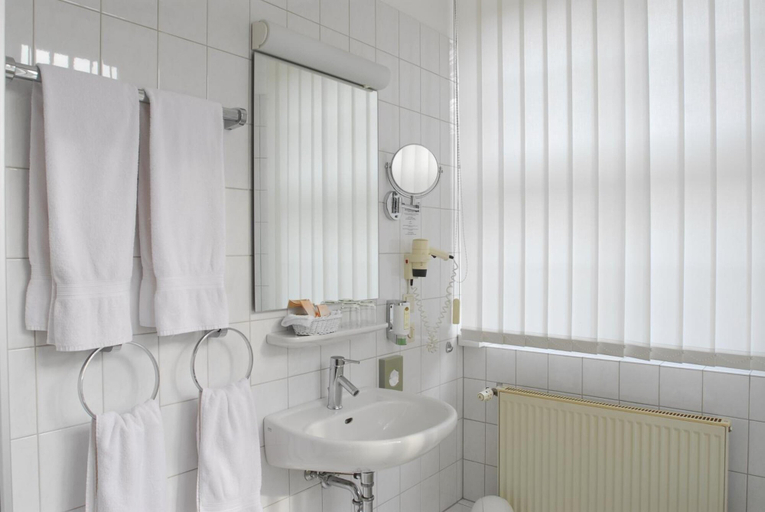 Bathroom 5, Kurhotel Fürstenhof, Harz