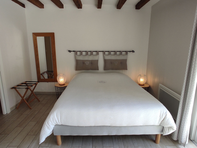 Bedroom 4, Les Mariniers, Loir-et-Cher