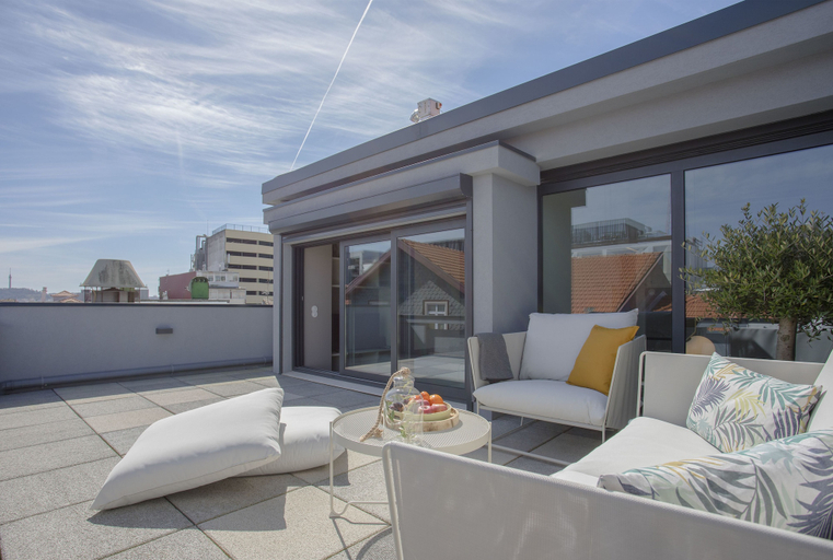 Others 1, Alegria Residence, Porto