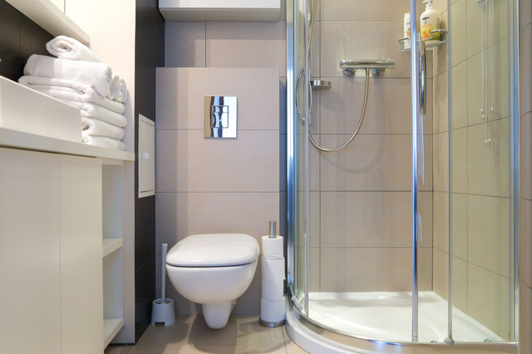 Bathroom 4, Apartamenty One by Your Freedom, Warsaw