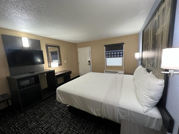 Bedroom 4, Super 8 by Wyndham Paducah I-24 Exit 4, McCracken
