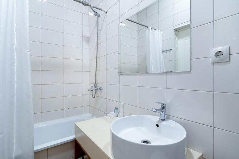 Bathroom 5, Hotel Astoria, Vladivostok gorsovet