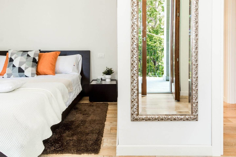 Bedroom 2, JOIVY Stylish Flat w/ Garden, Como