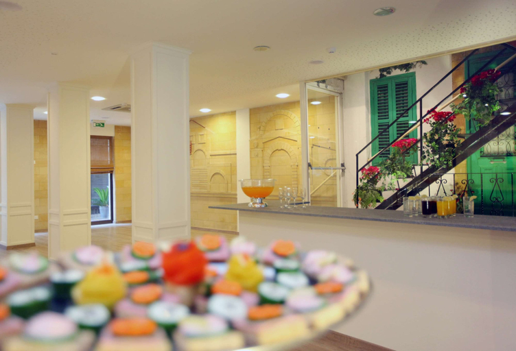 Food & Drinks 5, Centrum Hotel