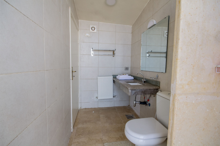 Bathroom, Dana Guest House, Bsaira